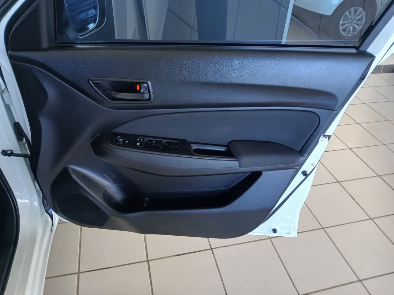 SUZUKI SWIFT DZIRE 1.2 GA - 21