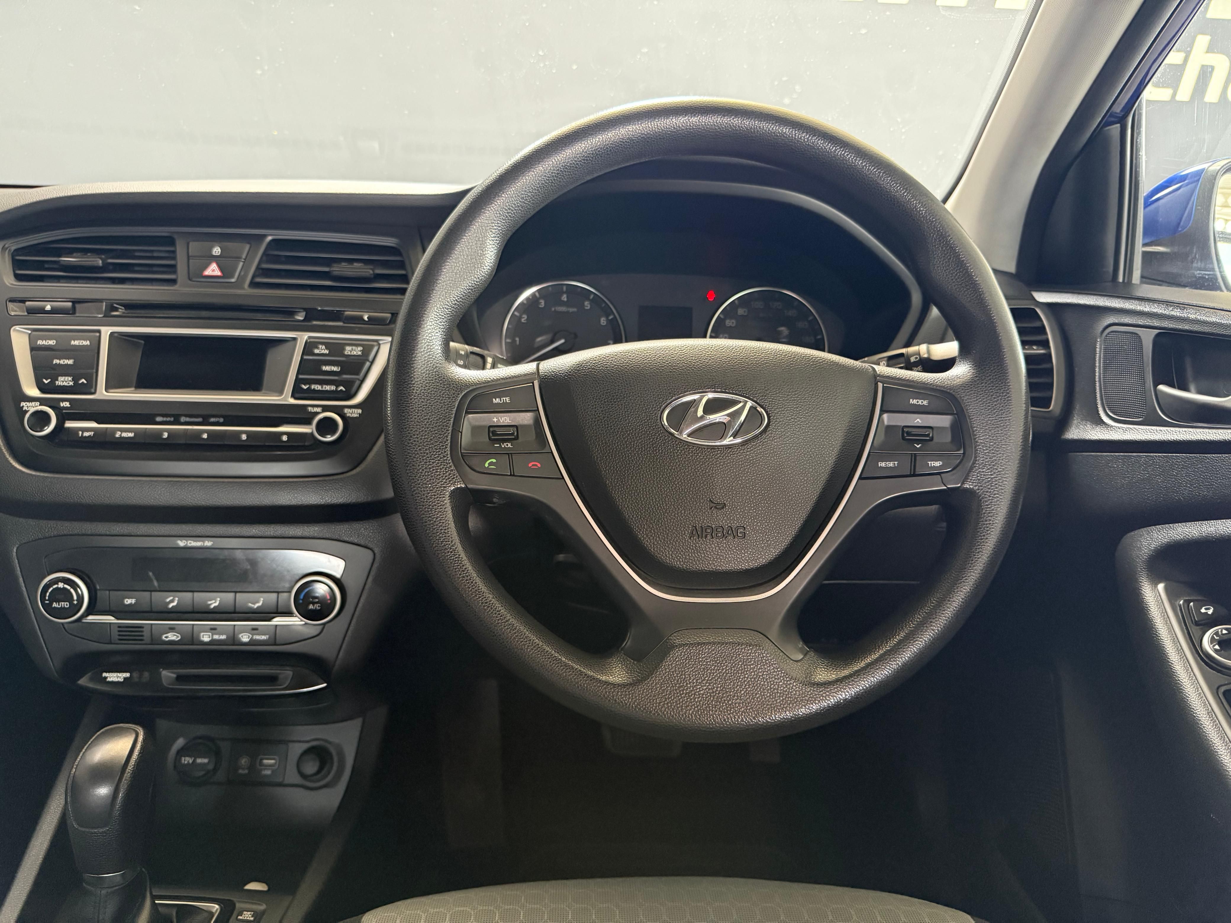 HYUNDAI I20 I20,1.4 Fluid A/T - 11