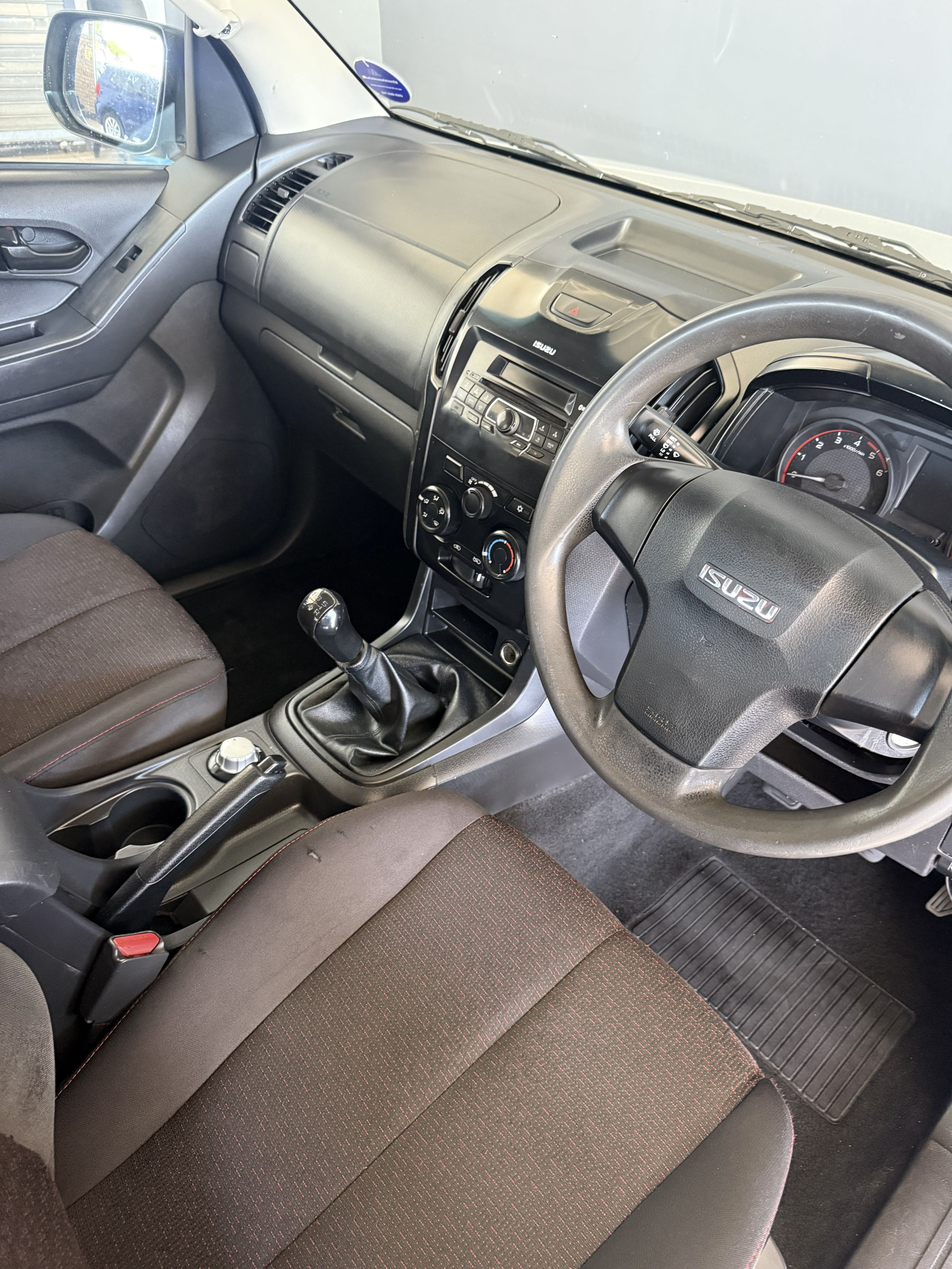 ISUZU 250 DMAX 4X4 D/CAB PICK UP 250 DMAX 4x4 D/Cab Pick Up - 11