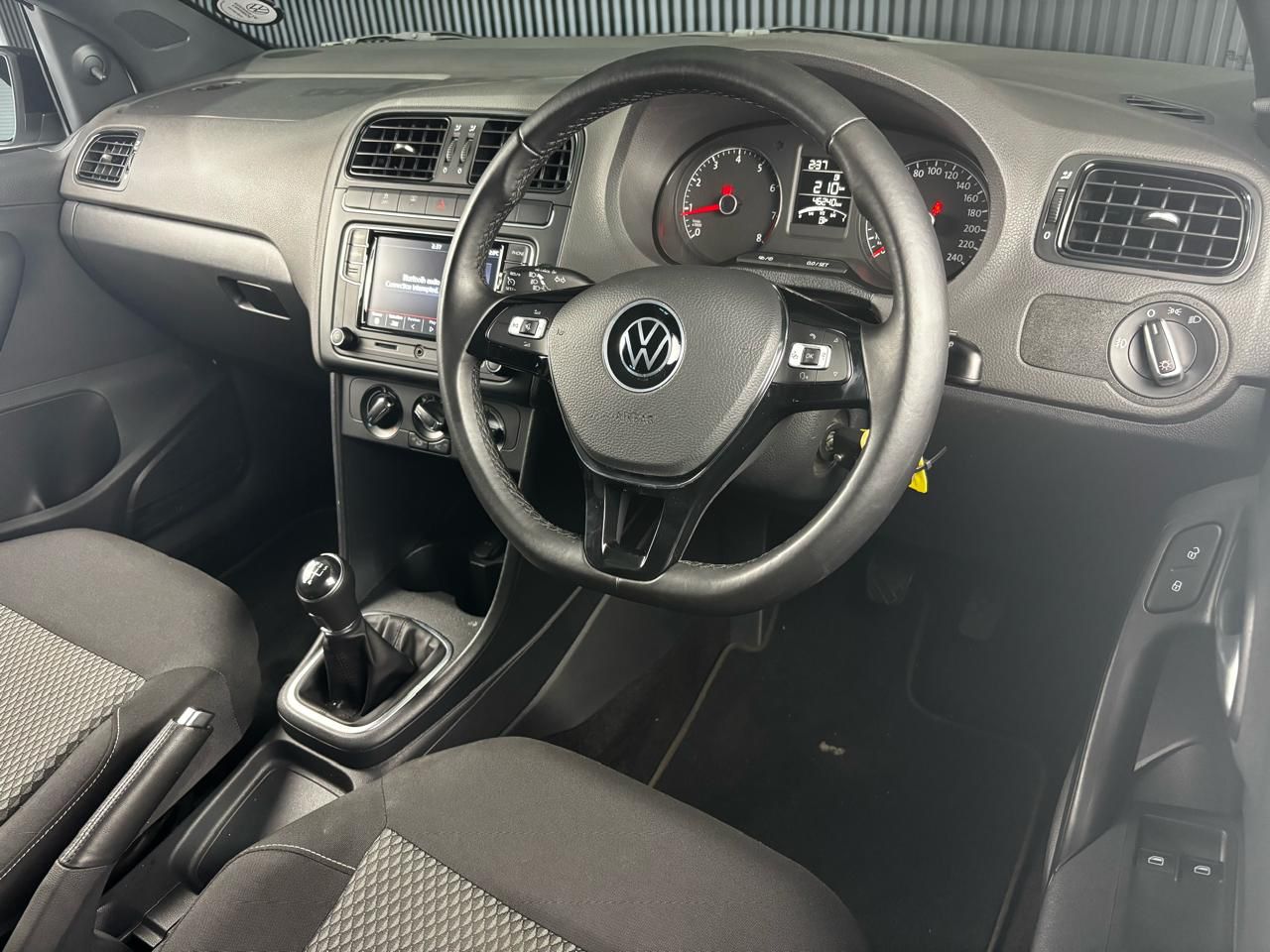 VOLKSWAGEN POLO VIVO HATCH 1.6 HIGHLINE - 11