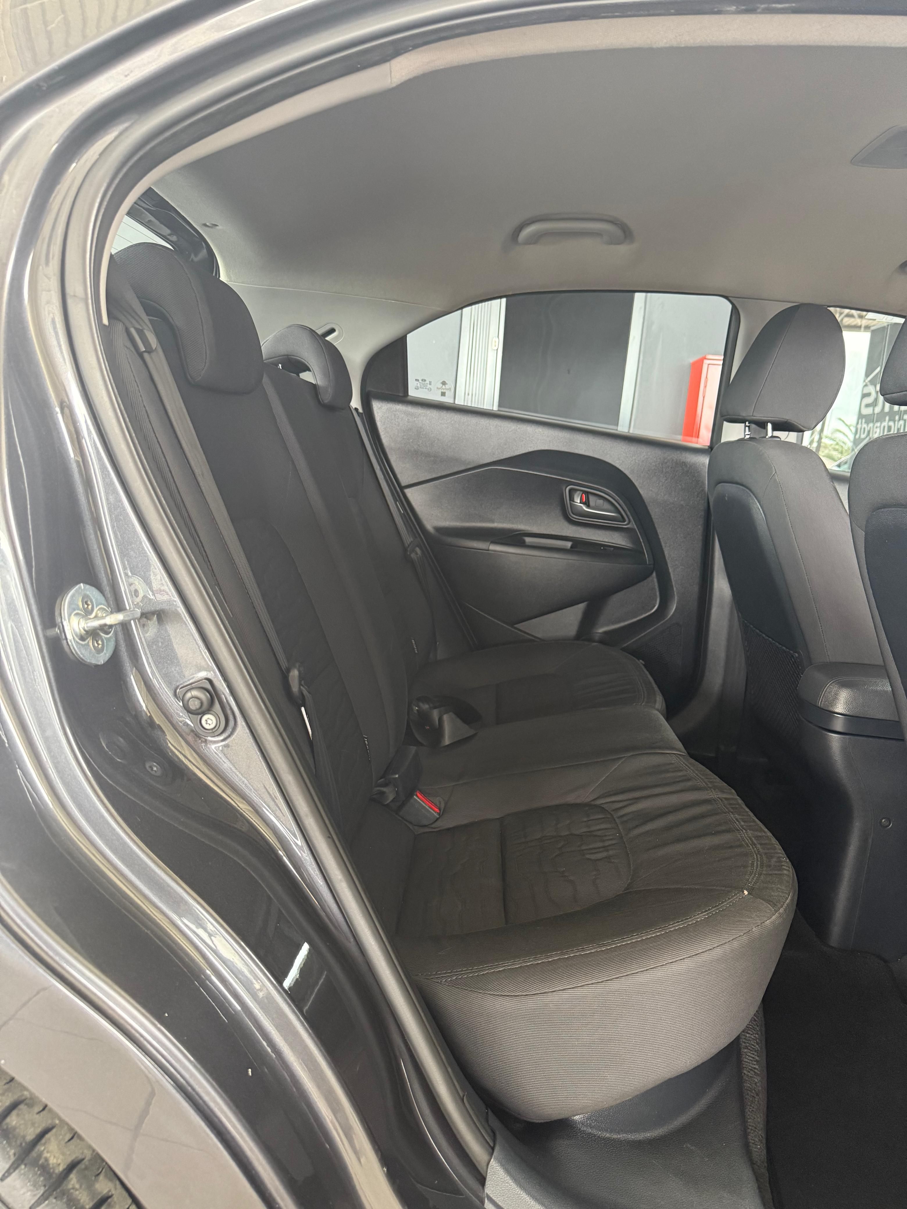 KIA RIO1.4 5-D Rio 1.4 5DR A/T