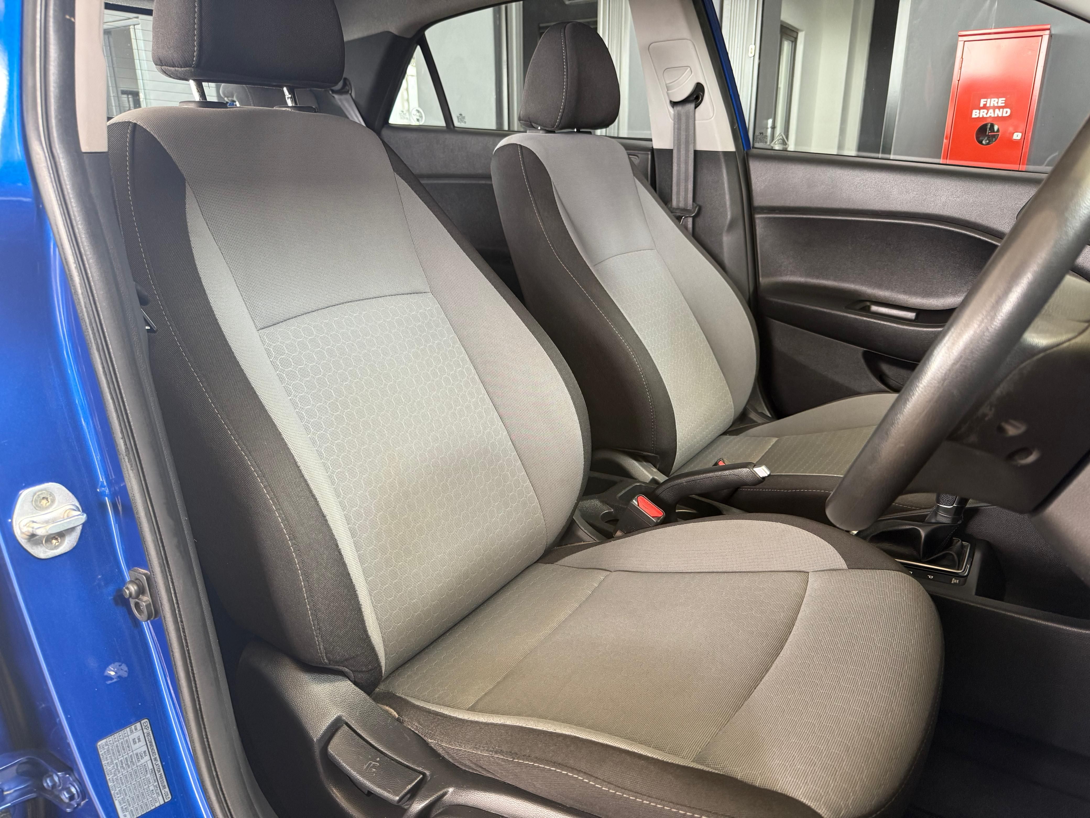 HYUNDAI I20 I20,1.4 Fluid A/T - 12