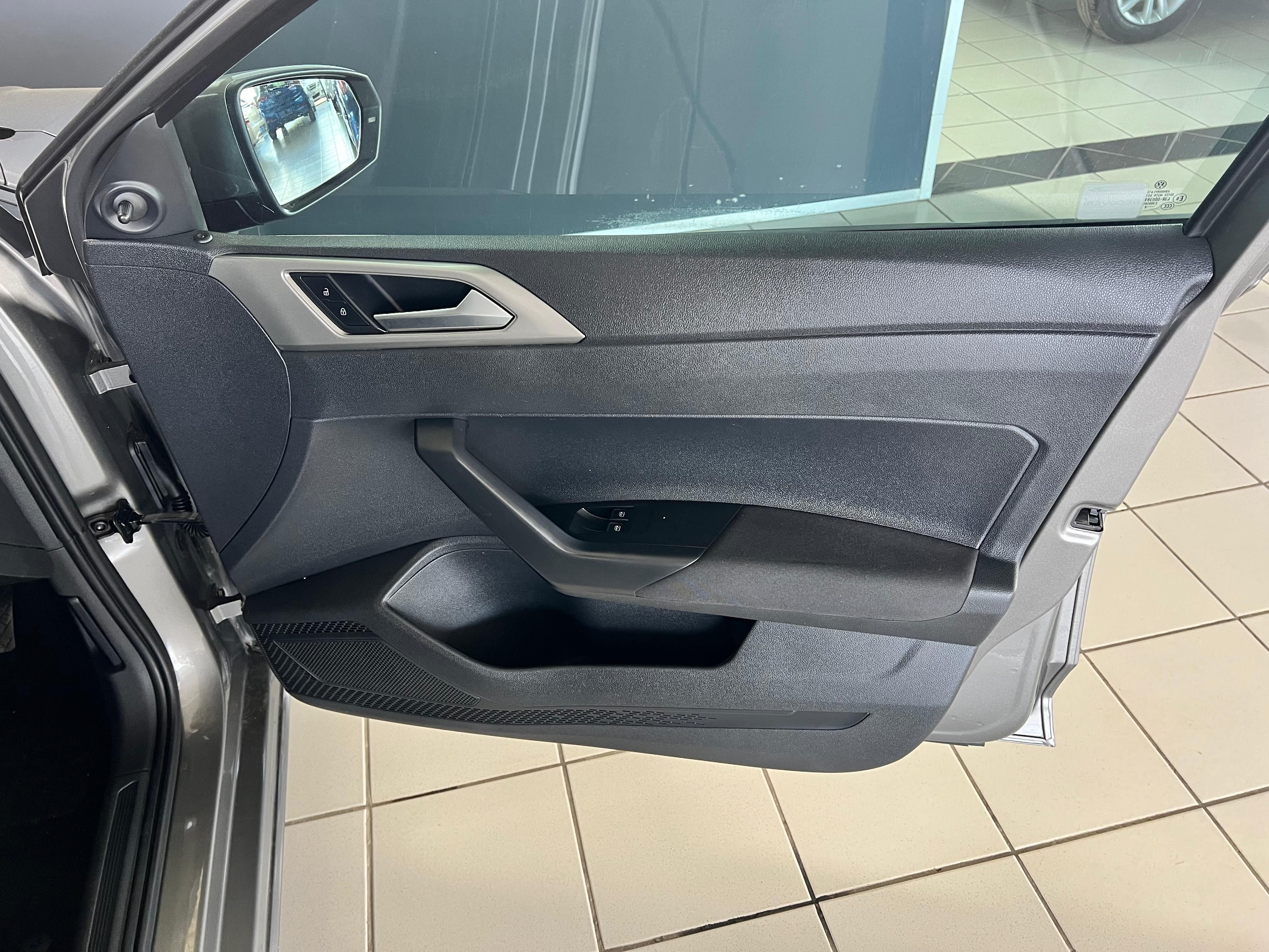 VOLKSWAGEN POLO POLO 1.0 TSI TRENDLINE - 23