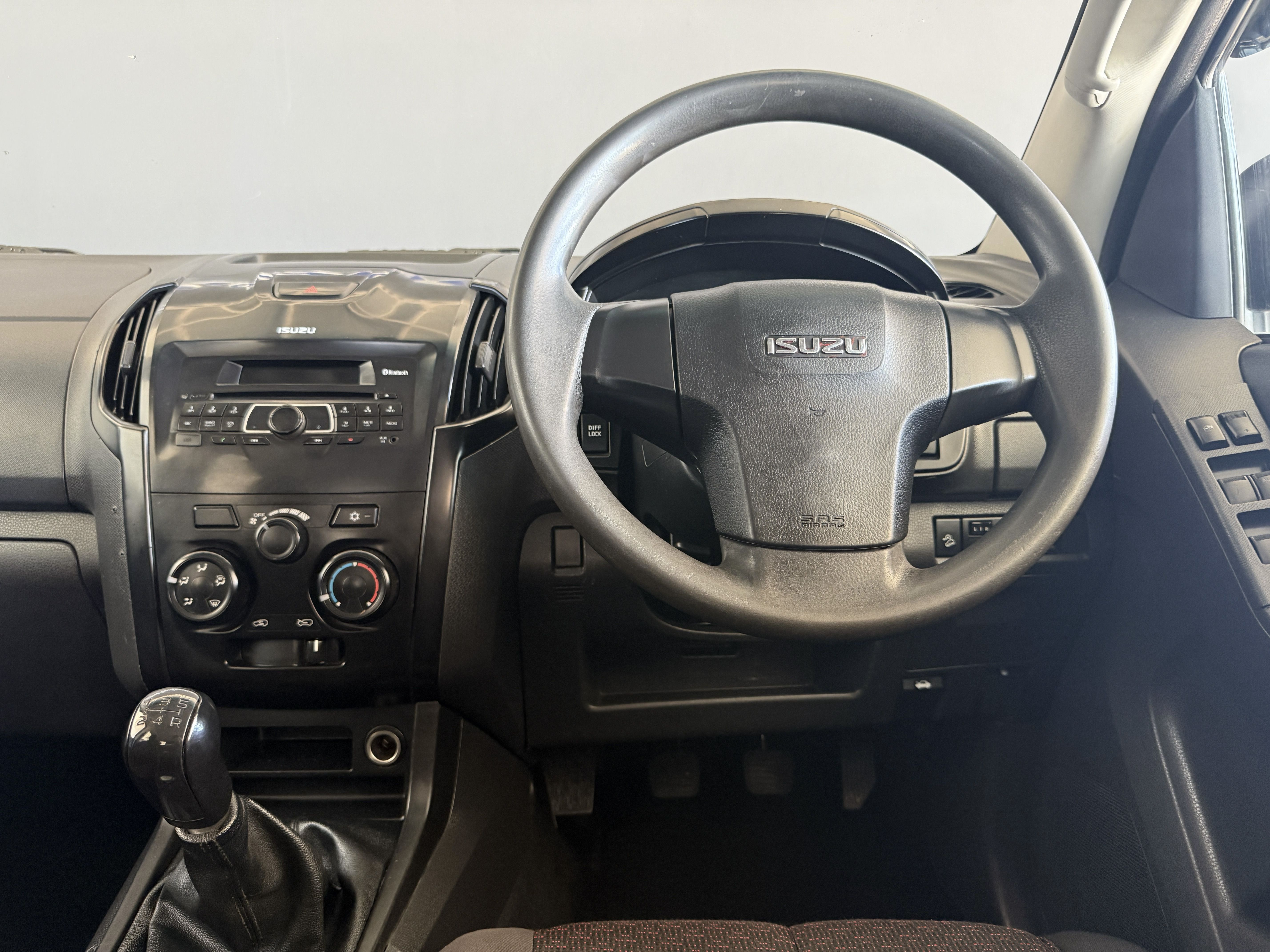 ISUZU 250 DMAX 4X4 D/CAB PICK UP 250 DMAX 4x4 D/Cab Pick Up - 13