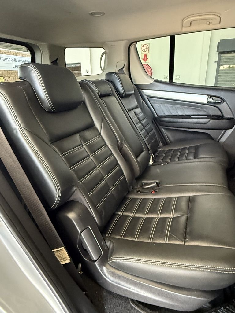 ISUZU MU-X3,0 MU-X 3,0 - 10