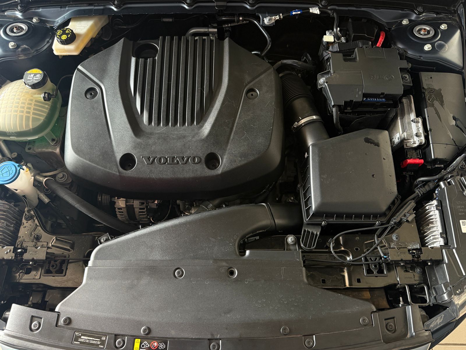 VOLVO XC40 T3 1.5 MOMENTUM GEARTRONIC XC40 T3 1.5 Momentum Geartronic