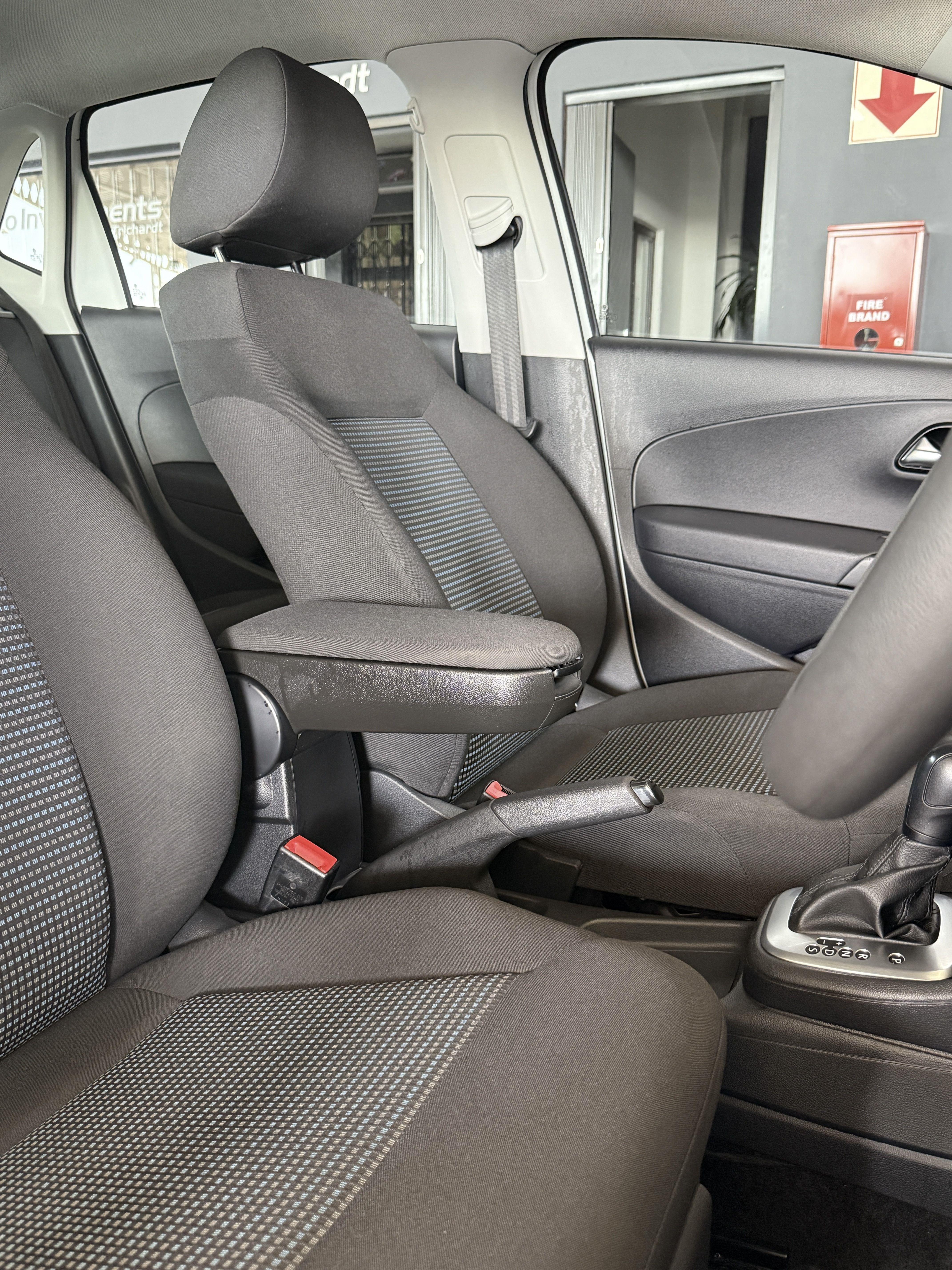 VOLKSWAGEN POLO VIVO 1.6 COMFORTLINE Polo Vivo 1.6 Comfortline - 13