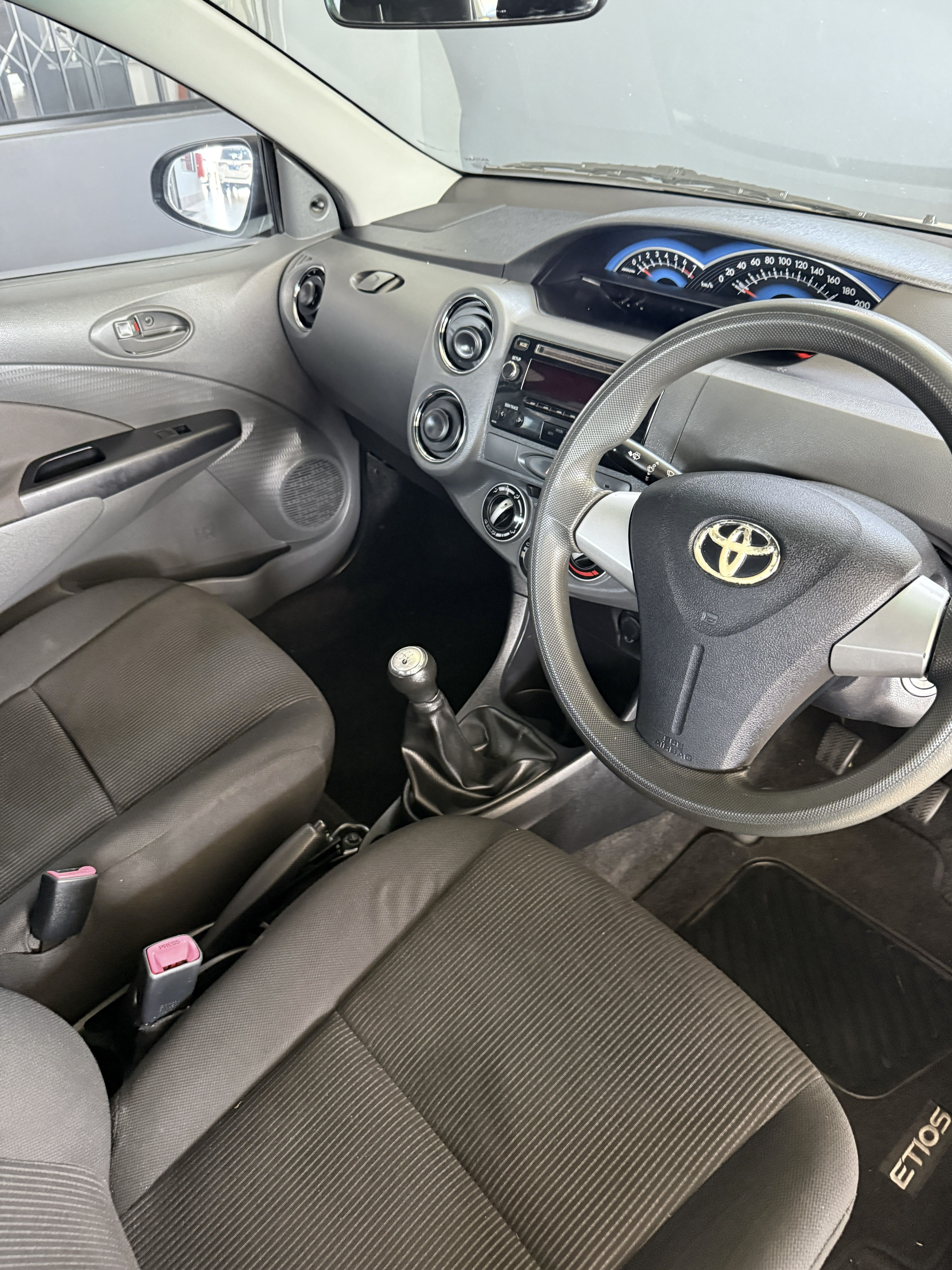 TOYOTA ETIOS 1.5 SPRINT SEDAN Etios 1.5 Sprint Sedan - 14