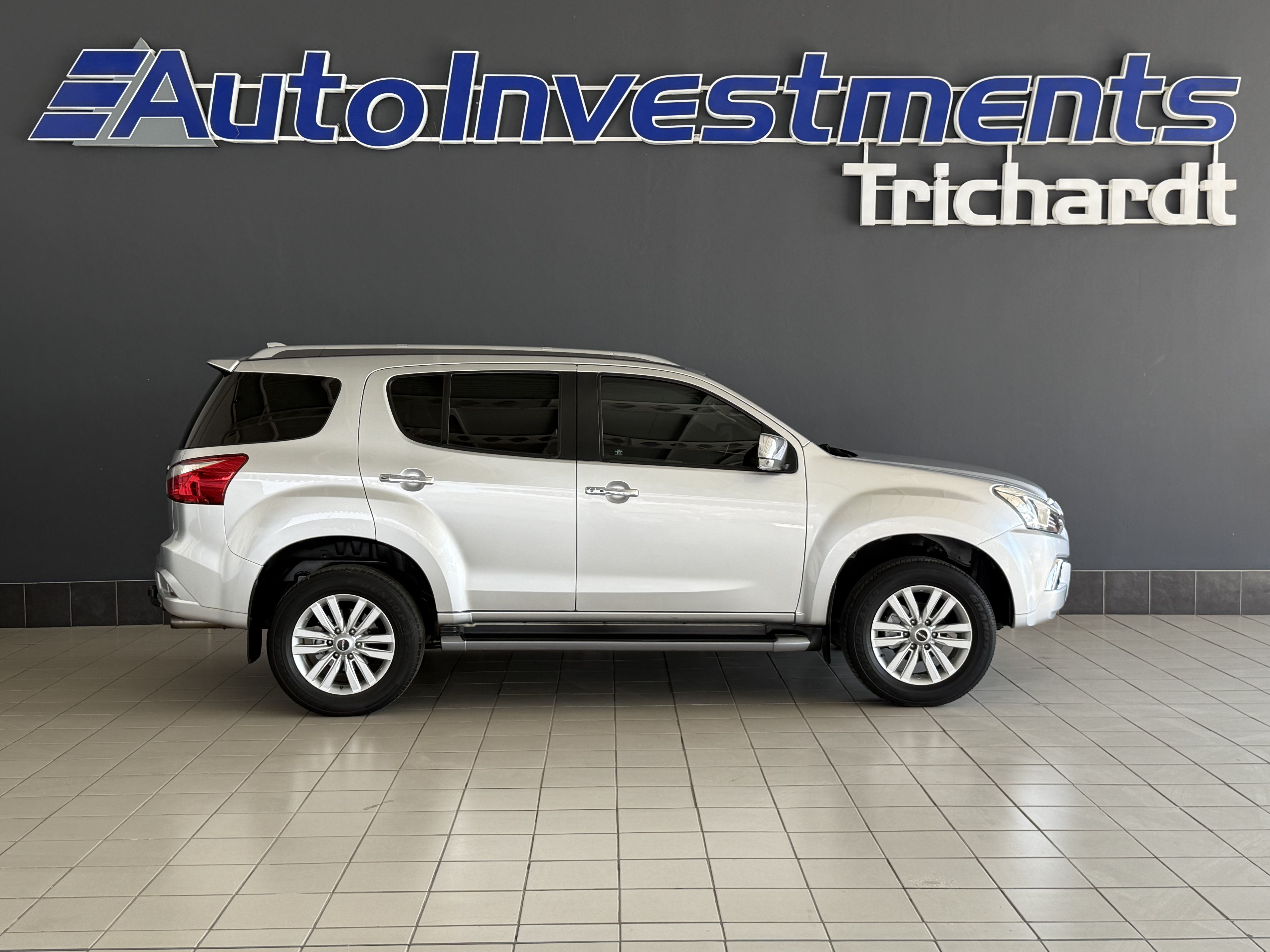 ISUZU MU-X3,0 MU-X 3,0 - 3