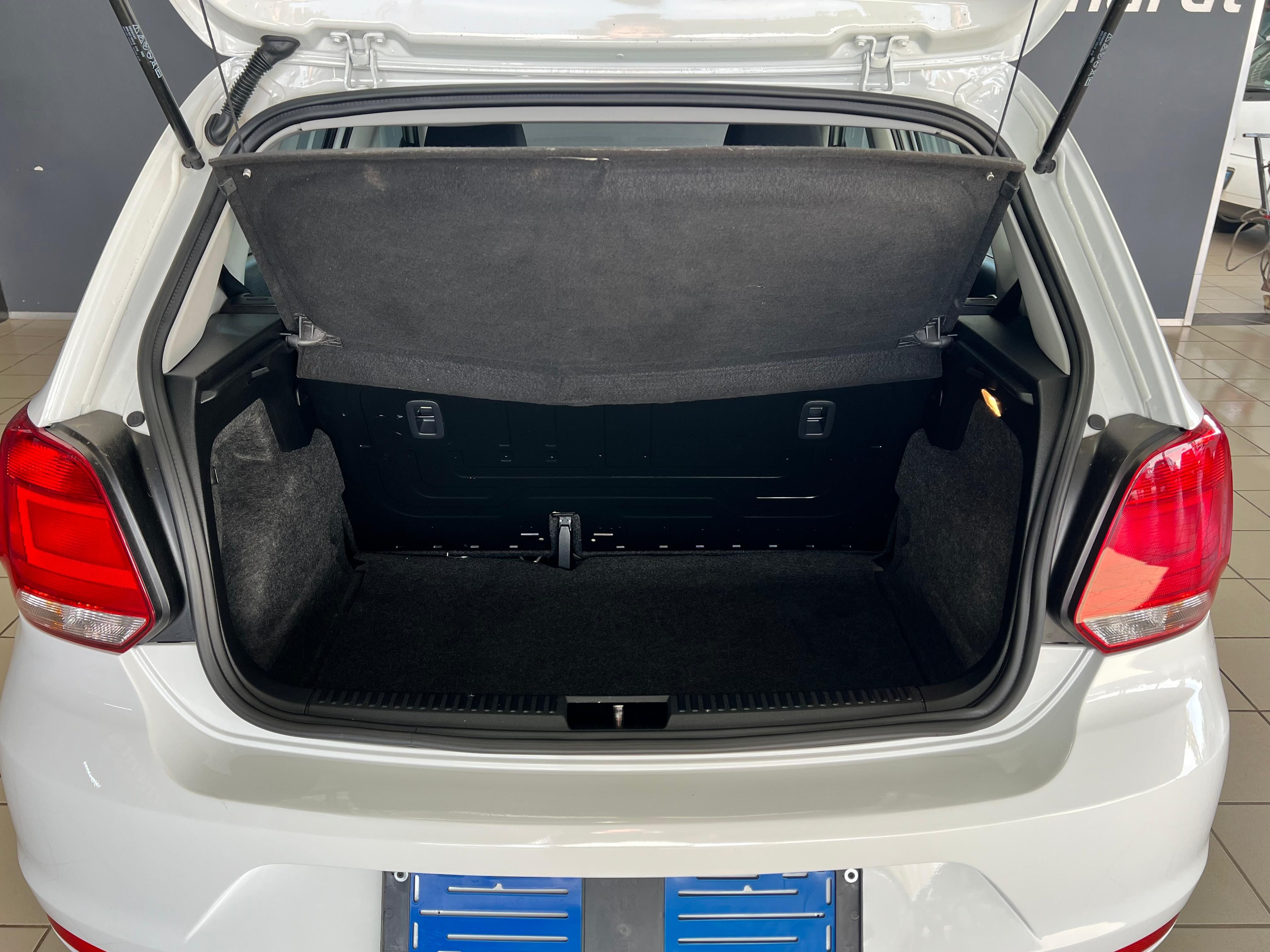 VOLKSWAGEN POLO VIVO POLO VIVO 1.4 (5DR) - 6