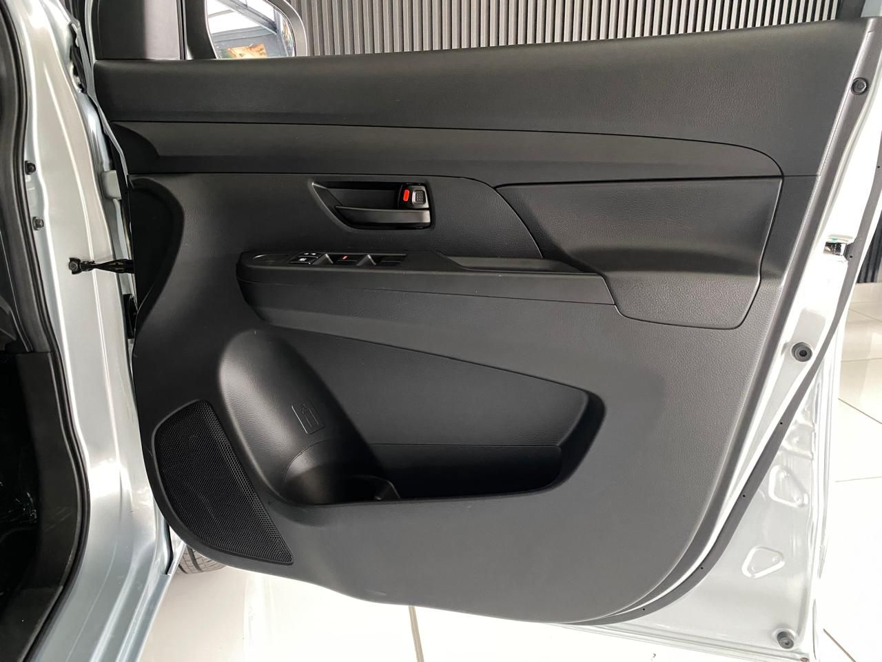 SUZUKI ERTIGA 1.5 GA - 6