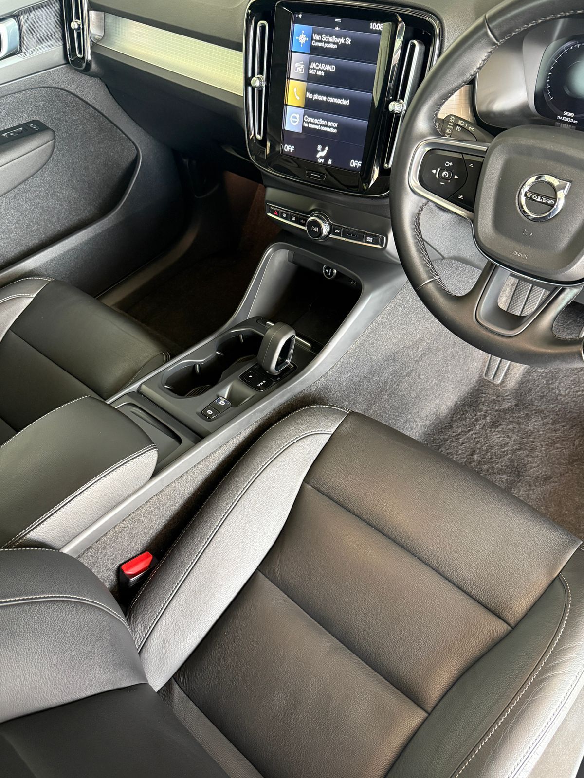 VOLVO XC40 T3 1.5 MOMENTUM GEARTRONIC XC40 T3 1.5 Momentum Geartronic