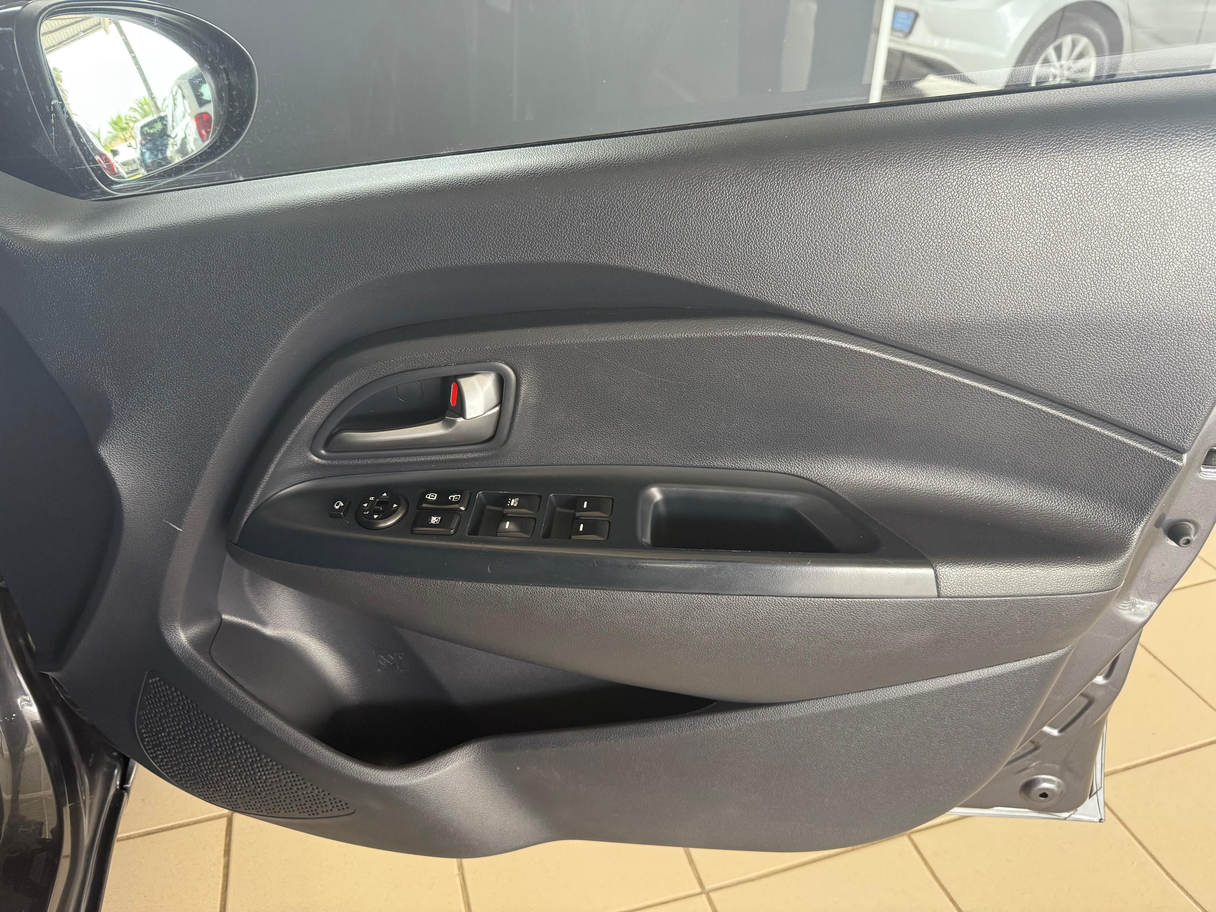 KIA RIO1.4 5-D Rio 1.4 5DR A/T