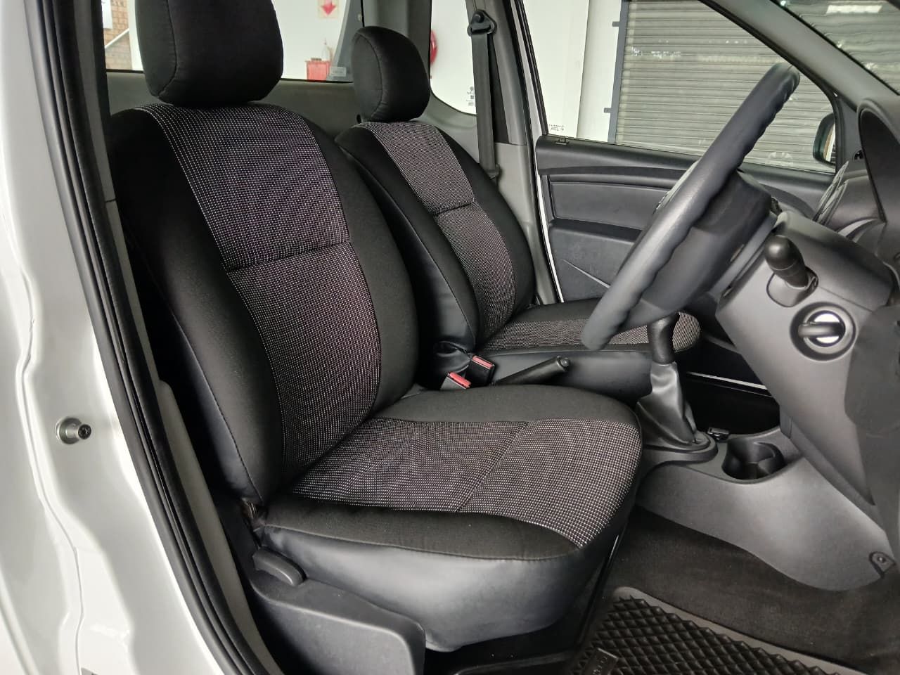 NISSAN NP200 1.6 SAFERY A/C NP200 1.6 Safery A/C