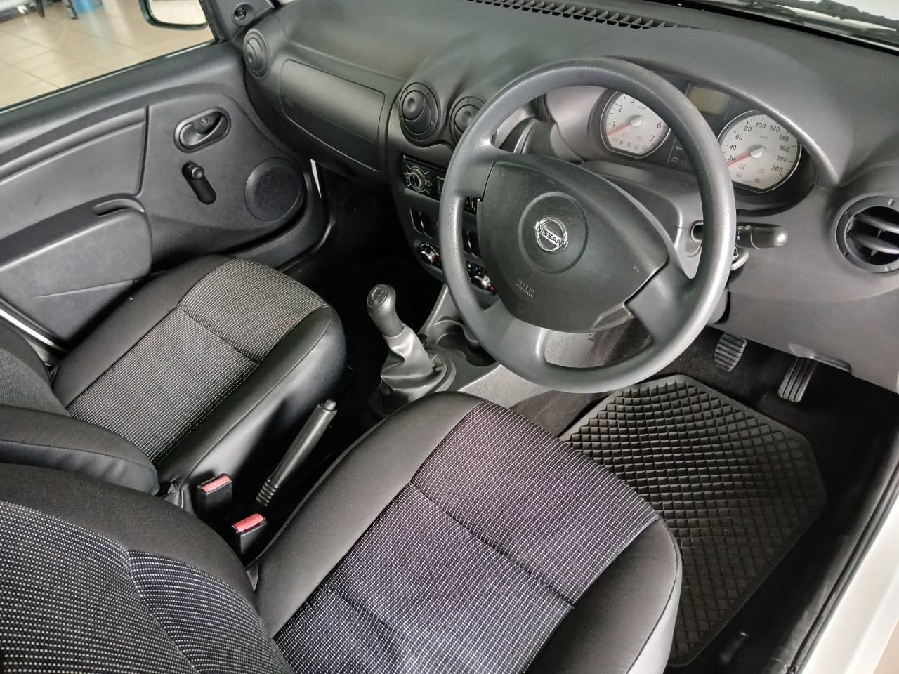 NISSAN NP200 1.6 SAFERY A/C NP200 1.6 Safery A/C